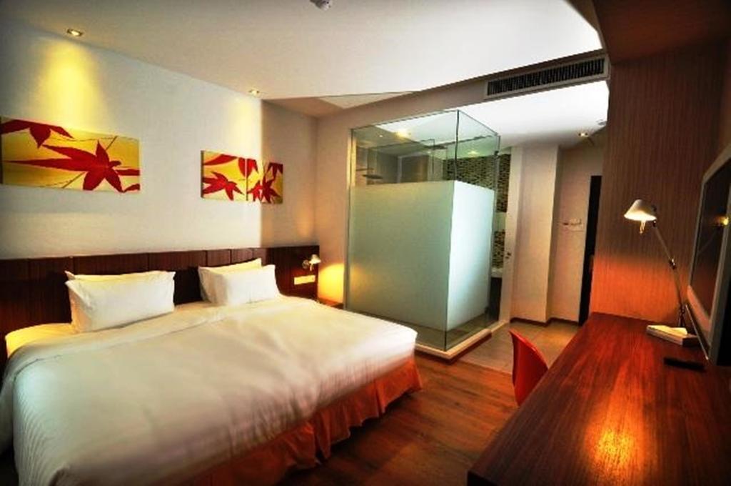 French Hotel Іпох Екстер'єр фото