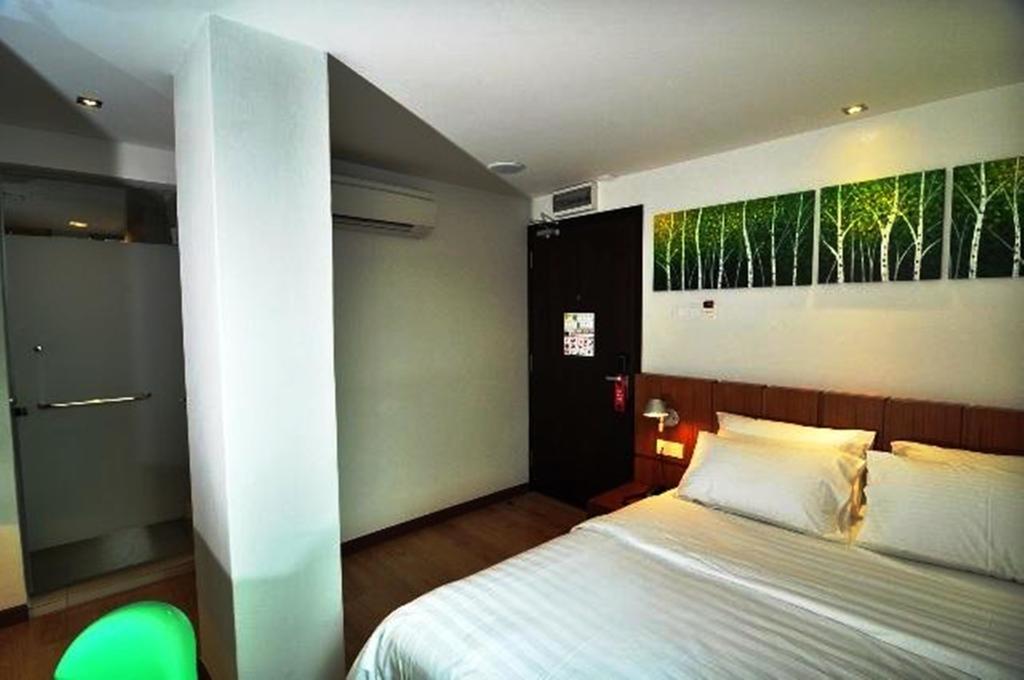 French Hotel Іпох Екстер'єр фото