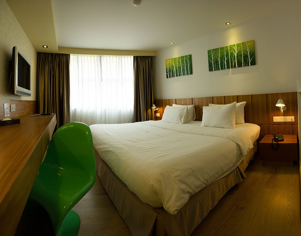 French Hotel Іпох Екстер'єр фото
