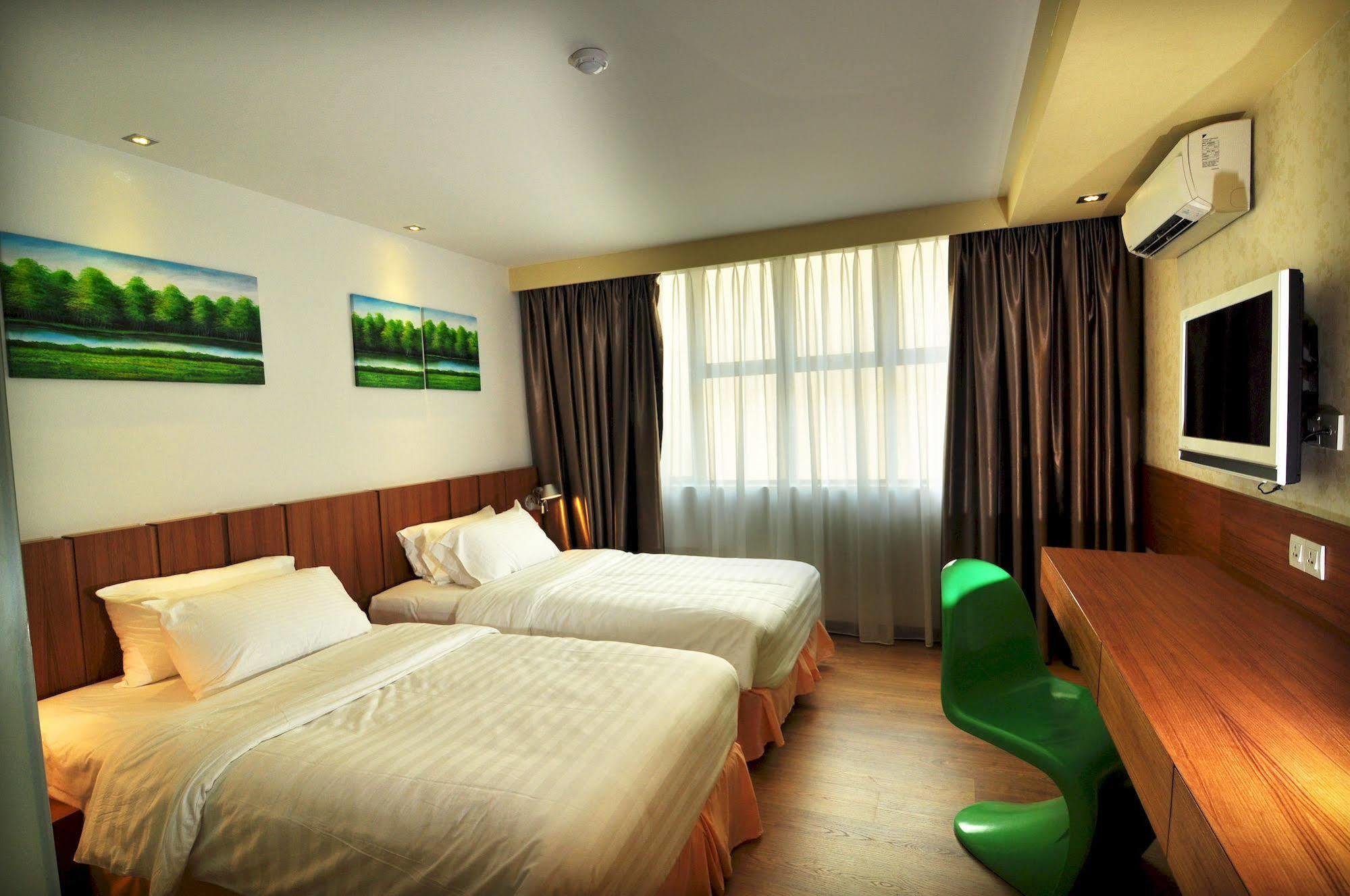 French Hotel Іпох Екстер'єр фото