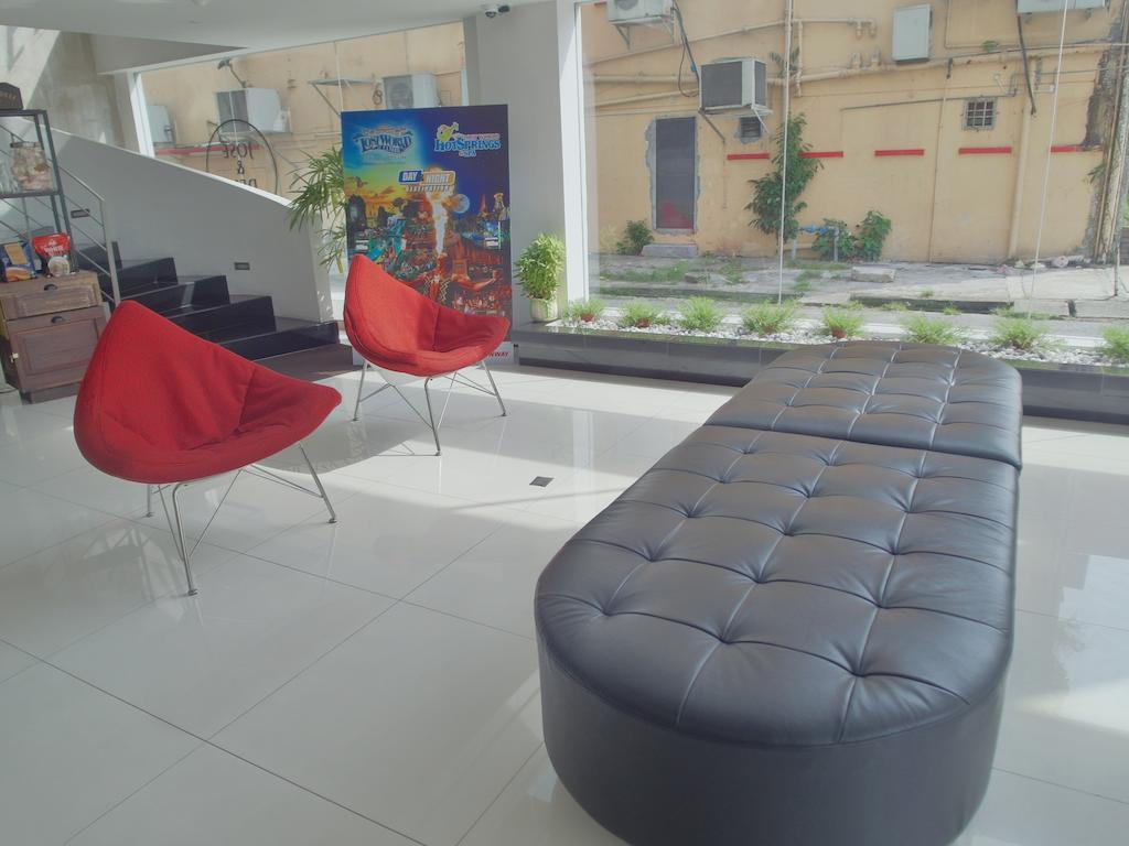 French Hotel Іпох Екстер'єр фото